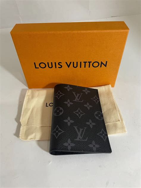 passport case louis vuitton.